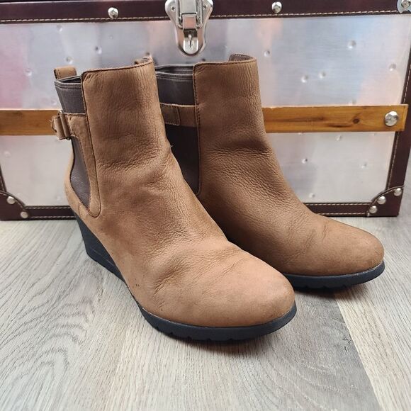 UGG Indra Wedge  Booties size 9.5 - Picture 1 of 12